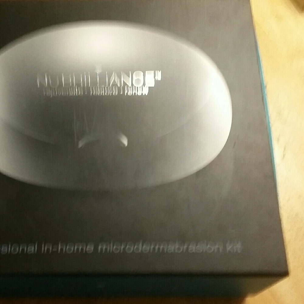 NWT NUBRILLIANCE MICRODERMABRASION KIT